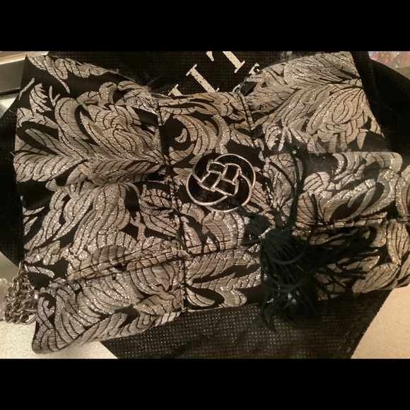 Beautiful black white market small clutch